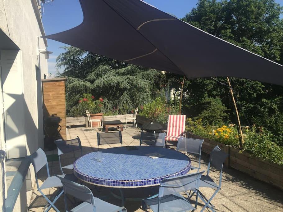 Villa Les Terrasses Dans La Nature Avec Piscine A 2 Pas De Lyon, Metro A 15Mn A Pied Pour Lyon Centre En 10Mn Ou Bus A 300M Pour Lyon Centre Oullins Buitenkant foto